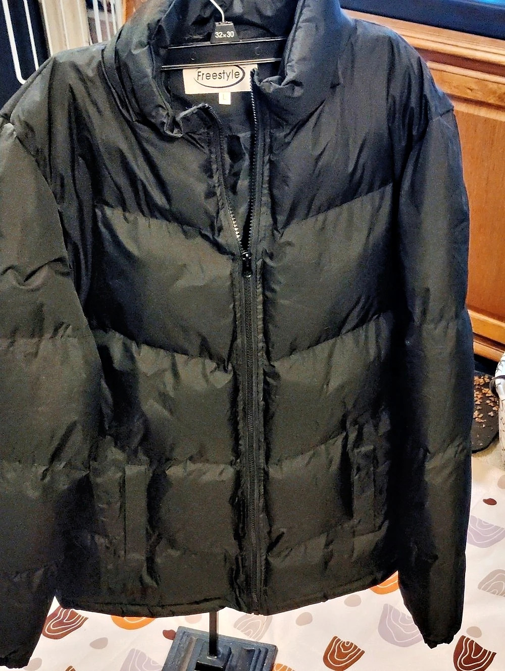 Freestyle Black Puffer Jacket Size Large Like New